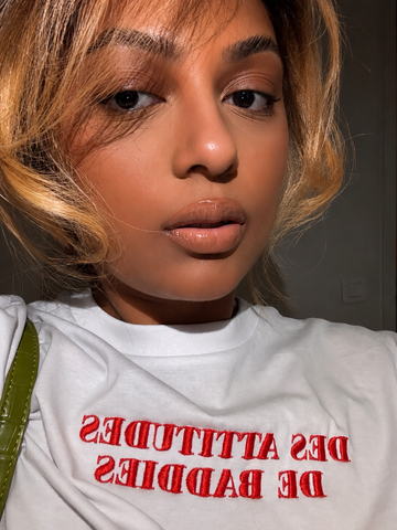 T-shirt brodé “Attitudes de baddies”